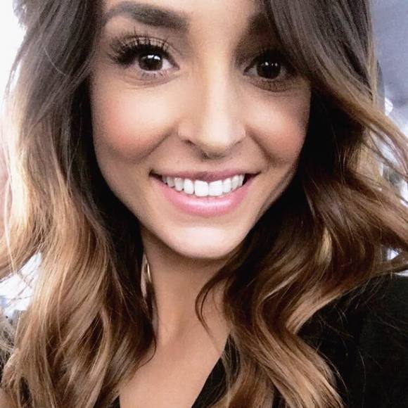 Meet your Posher, Kallee - Picture 1 of 1